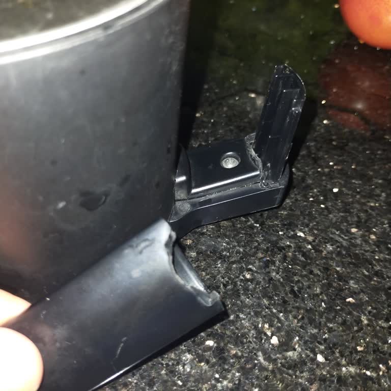 Kahve Makinesinin Kolu Kendiliğinden Koptu Şaşkınlık Yaşıyorum