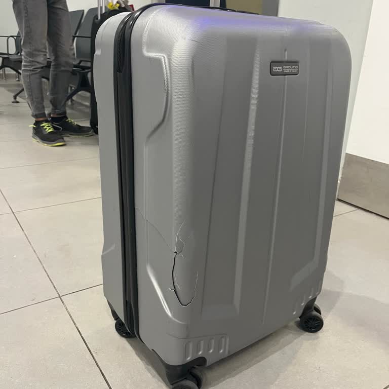 Valiz Hasarı İçin Fiş İbrazına Rağmen Çözüm Sunulmuyor, Mağduriyet Devam Ediyor