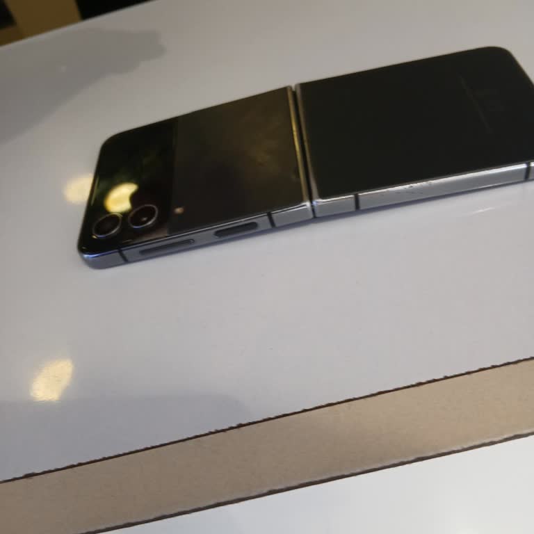 Samsung Flip 4 Cihazımda Katlanan Ekran Sorunu