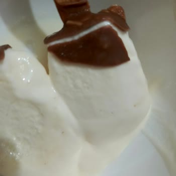 Bozulmuş Dondurma Nedeniyle Zehirlenme Yaşadım