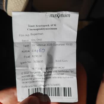 Yırtık Perde Ve Bozuk Sesle Kötü Sinema Deneyimi