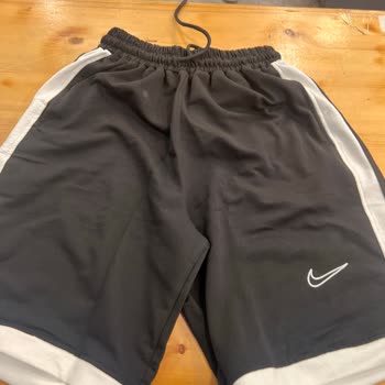 Yanlış Beden Ve İlgisiz Müşteri Hizmeti Nedeniyle Hayal Kırıklığı