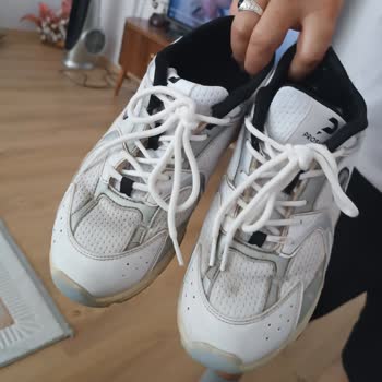 Kısa Sürede Yırtılan Ayakkabı Tabanı Hayal Kırıklığı Yarattı