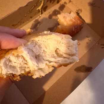 Tavuk Burgerde Tavuk Yerine Ekmek Benzeri Ürünle Karşılaştım