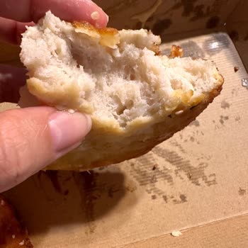 Tavuk Burgerde Tavuk Yerine Ekmek Benzeri Ürünle Karşılaştım