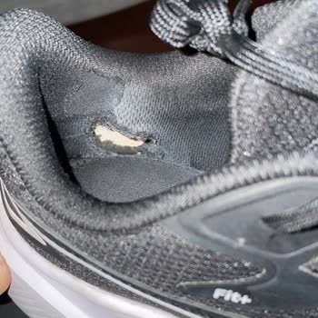 Puma Ayakkabı Kısa Sürede Deforme Oldu, Mağaza Çözüm Sunmuyor