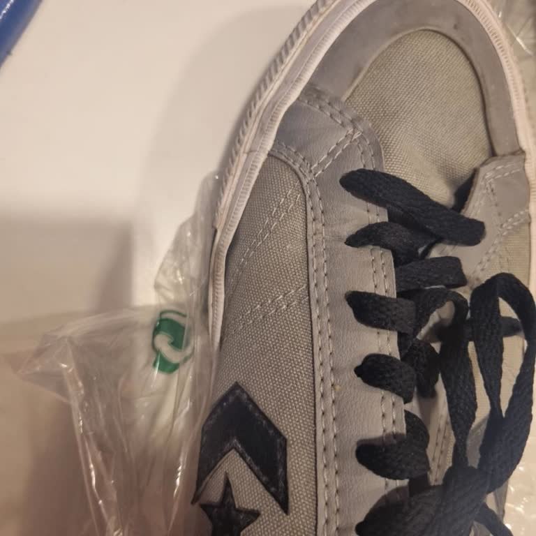 Converse Ayakkabıda Kısa Sürede Açılma Ve Sararma Sorunu Çözülmedi