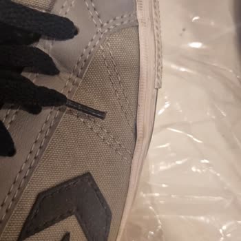 Converse Ayakkabıda Kısa Sürede Açılma Ve Sararma Sorunu Yaşadım