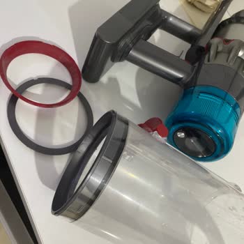 Dyson Süpürge Haznesindeki Lastik Sorunu İçin Acil Destek Bekliyorum