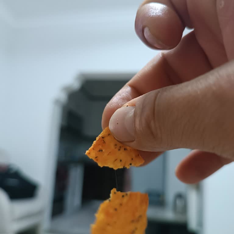 BİM Party Marka Cipsinden Kıl Çıkması Ve Hijyen Sorunu