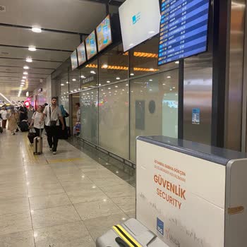 Anadolu Jet Uçuşunda Kırılan Bavul Ve Yetersiz Bilgilendirme Mağduriyeti