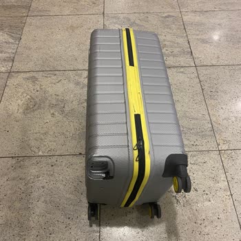 Anadolu Jet Uçuşunda Kırılan Bavul Ve Yetersiz Bilgilendirme Mağduriyeti