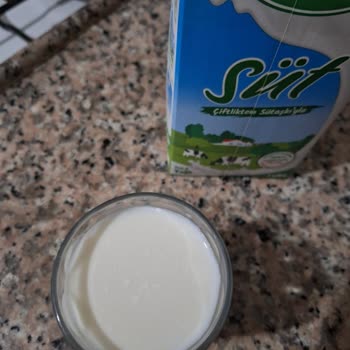 Son Kullanma Tarihi Geçmemiş Süt Bozuk Çıktı, Mağduriyetimin Giderilmesini İstiyorum