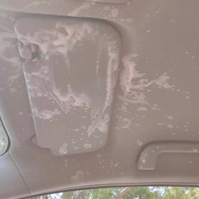 Arabada Kefir Patladı Her Yer Ekşi Koktu