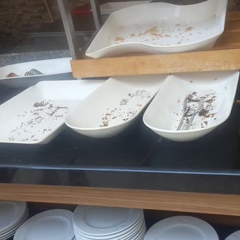 Beş Yıldızlı Otelde Yetersiz Hizmet Ve Hijyen Sorunları