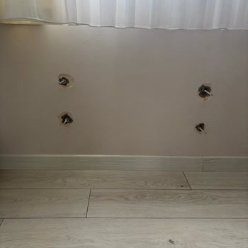 Vestel Servisinin Klimayı Kurarken Duvarı Kırması Ve Yetersiz Personel