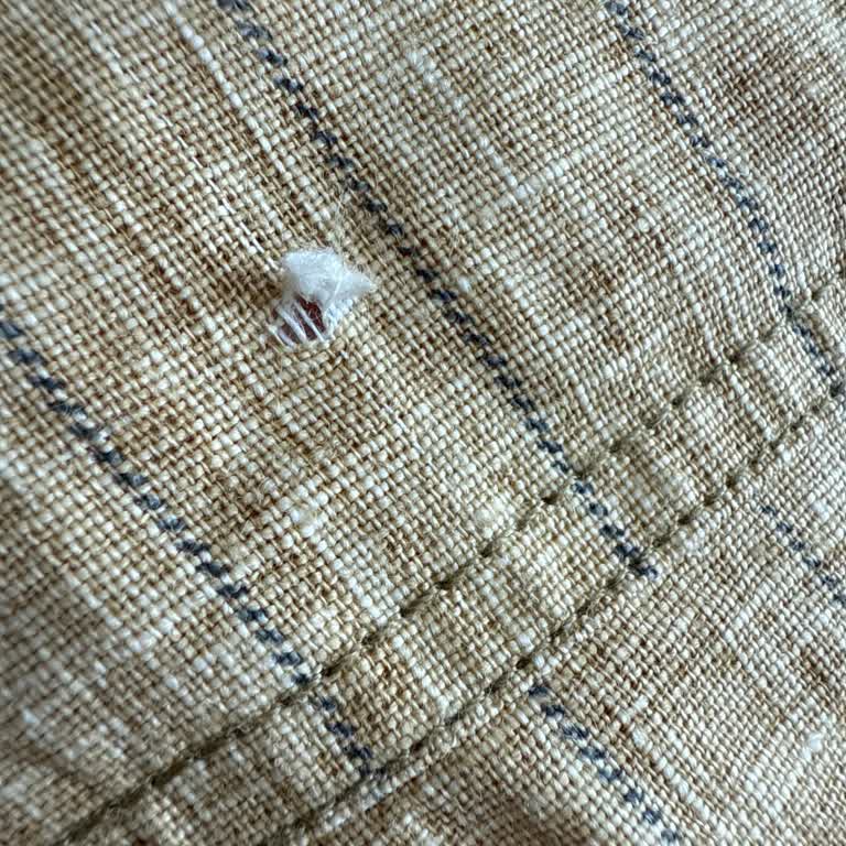 Keten Elbisedeki Üretim Hatası Mağaza Tarafından Reddedildi