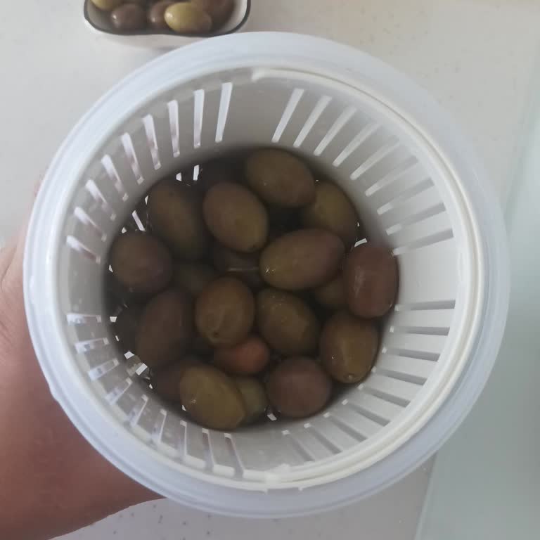 Taze Ürünlerde Hayal Kırıklığı: Çürük Sebze Ve Zeytin Sorunu