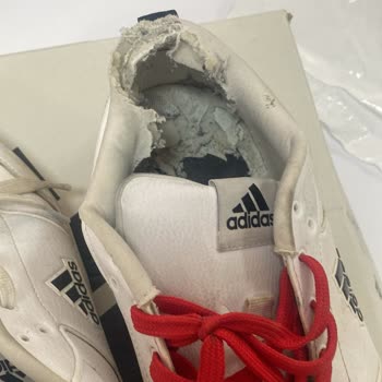 Aldığım Adidas Ayakkabının Kısa Sürede Parçalanması Ve Sorunun Çözülmemesi