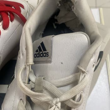 Aldığım Adidas Ayakkabının Kısa Sürede Parçalanması Ve Sorunun Çözülmemesi