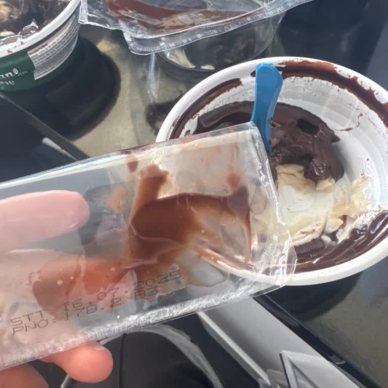 Tarihi Geçmiş Profiterol Satışıyla Sağlığımız Tehlikeye Atıldı