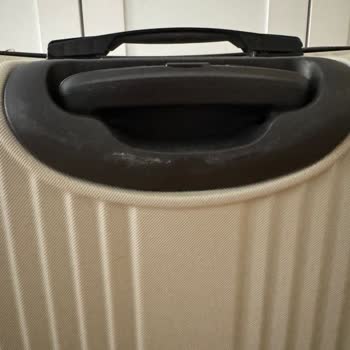 Kusurlu Valiz Ve Satıcıdan Çözüm Yerine Engelleme!