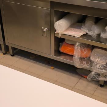 Popeyes Carousel Şubesinde Hijyen Sorunu Ve İlgisiz Çalışanlar