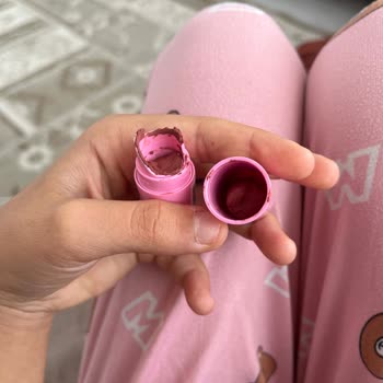 Aldığım Rujlar Sürekli Kırık Çıkıyor, Kullanamıyorum