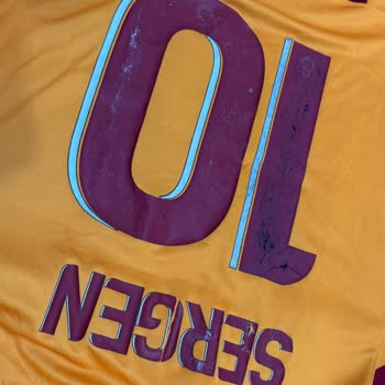 Galatasaray Formasının Baskısı Kısa Sürede Söküldü, İade Veya Değişim Talep Ediyorum