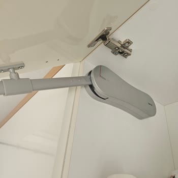 Dolap Kapak Pistonlarının Bozulması Ve Yedek Parça Sorunu