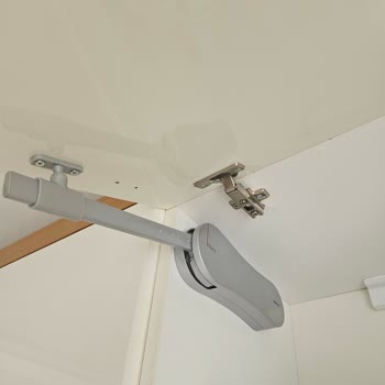 Dolap Kapak Pistonlarının Bozulması Ve Yedek Parça Sorunu