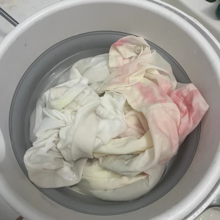 Domestos Yoğun Kıvamlı Çamaşır Suyu Kıyafetlerimi Mahvetti