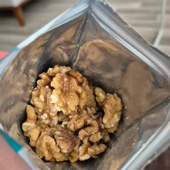 Carrefour Ceviz Paketinden Saç Çıktı Ve Kötü Koku Vardı, Diğer Ürünleri Açamadık