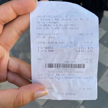 Hakmar'da Eksik Etiket Ve Yanlış Ürün Geçişiyle Yaşanan Sorunlar