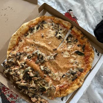 Yemeksepeti Hasarlı Pizza Siparişi ve Yetersiz Çözüm Süreci