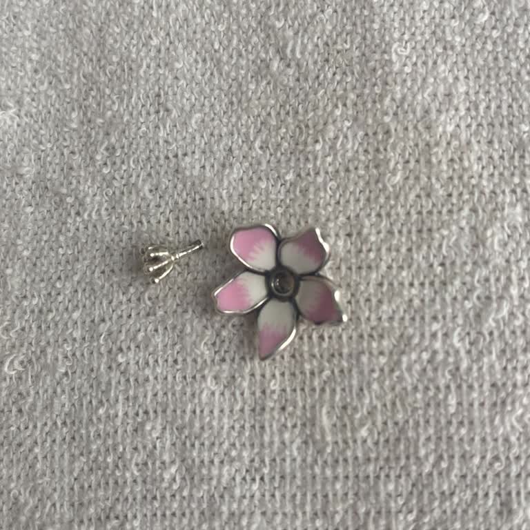 Pandora Lotus Charm Tekrar Tekrar Kırılıyor Çözüm Sunulmuyor