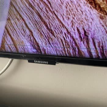 Samsung QLED TV Ekranında Tekrarlayan Arıza ve Garanti Belirsizliği