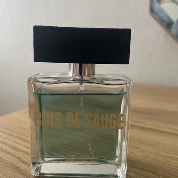 Aldığım Parfümde Hiç Koku Yok, Sanki Su Satılmış