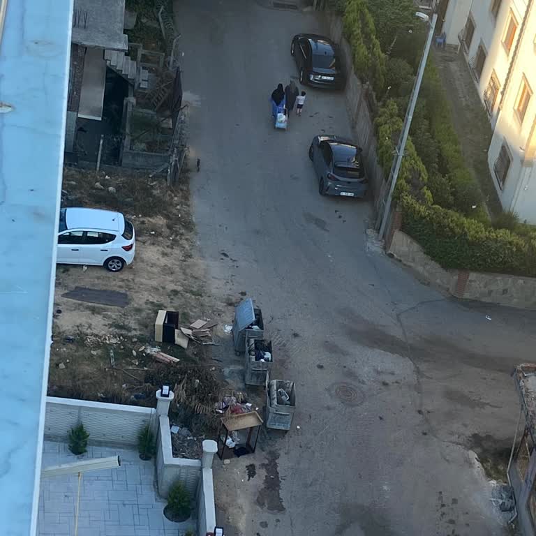 Çöp Konteynerlerinin Zamanında Boşaltılmaması Ve Görüntü Kirliliği