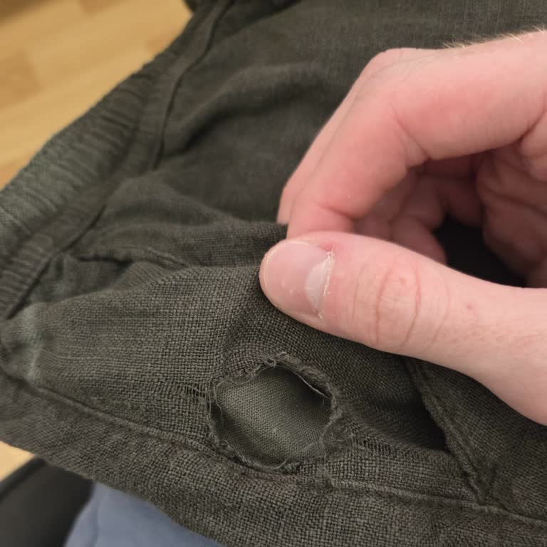 Mavi Mağazasından Aldığım Pantolon Kısa Sürede Yırtıldı, Faturaya Ve Çözüme Ulaşılamadı