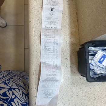 Çocuk Menüsündeki Oyuncak Figürlerinin Eksikliği Ve Çalışan İlgisizliği