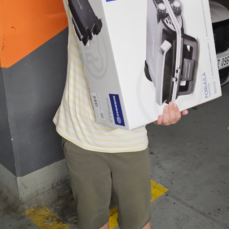 Media Markt'ta Poşet Yok Görevli Bulmak İmkansız Ürün Bilgisi Yetersiz