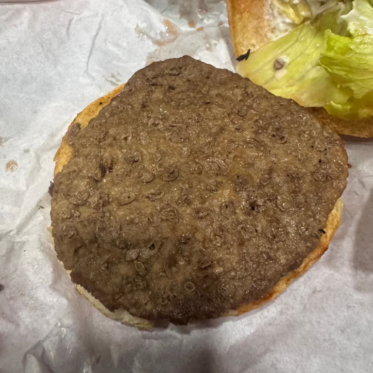 Burger King Siparişimde Köftelerin Üzerinde Pis Mantar Benzeri Görüntü