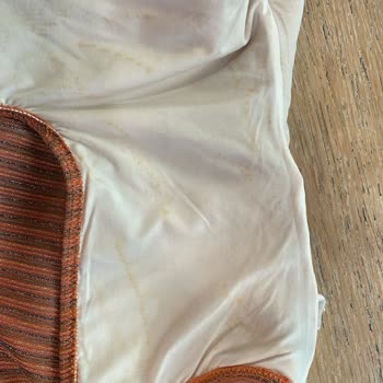 5000 TL’lik Mayo Tek Yıkamada Boya Akıttı Vücudumu Boyadı