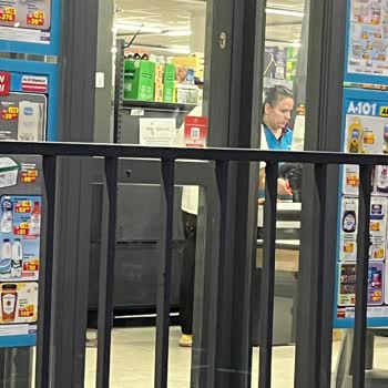 A101 Çalışanlarının İlgisizliği Ve Yardım Eksikliği