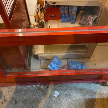 Şok Market'te Saygısız Personel Ve Hijyen Sorunları