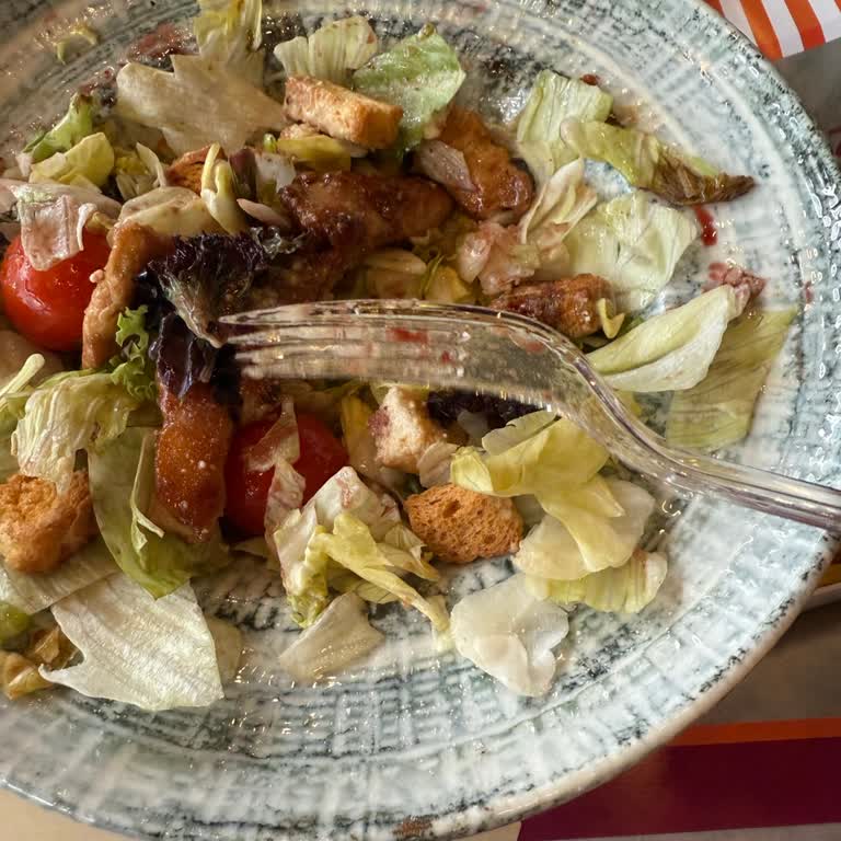 Çatal Bıçak Eksikliği Ve Azalan Porsiyonlar Hayal Kırıklığı Yarattı