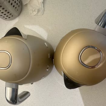 Smeg Kettle'ın Dış Yüzeyinde Temizlik Sonrası Kalıcı Leke Ve Renk Atması