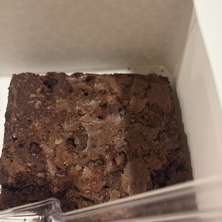 Bayat Ve Sert Brownie İçin Değişim Ya Da İade Yapılmadı