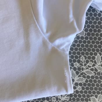 Aldığım T-shirtler Yıkamada Yırtıldı Ve Baskıları Çıktı, Müşteri Hizmetleri De Yetersiz